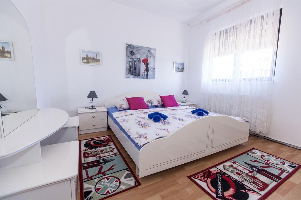 Apartments Vita Novi Vinodolski Szoba fotó